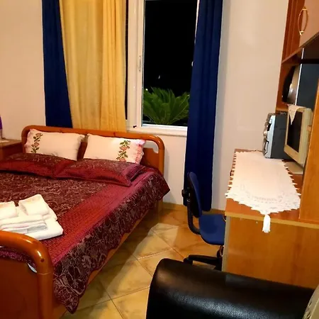 Manthoguesthouse *